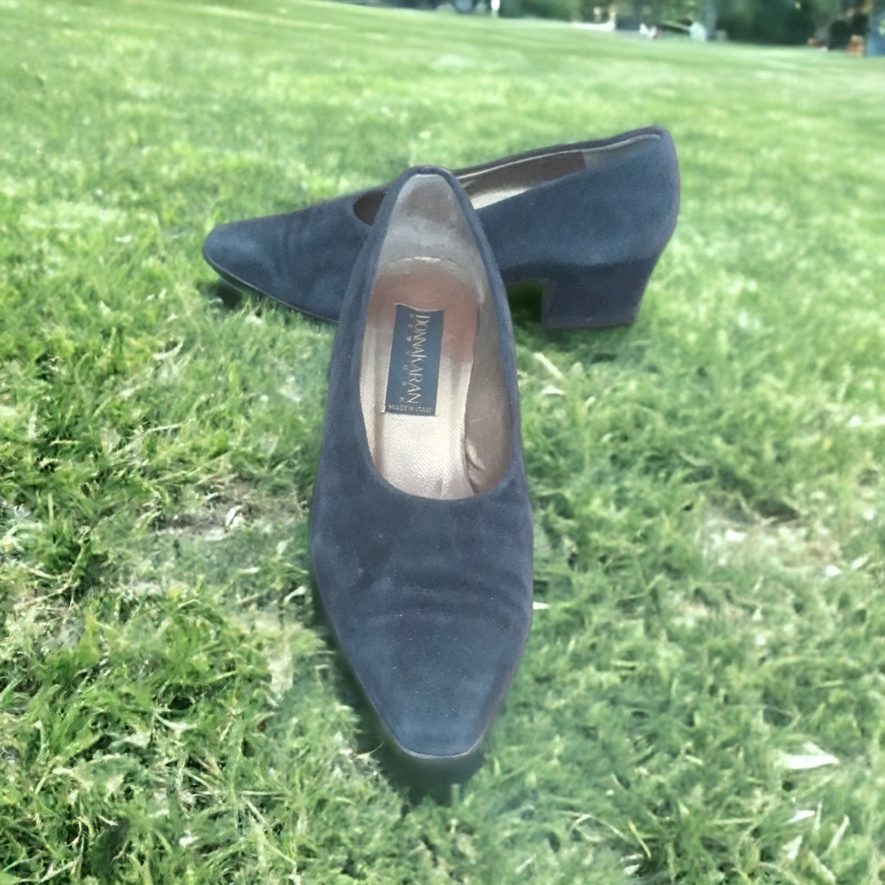 Donna Karan size 6 black suede